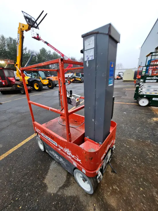 2017 Skyjack SJ12 Self-Propelled One-Person Lift