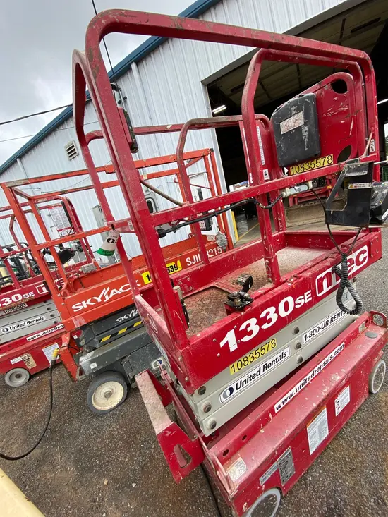 2018 MEC 1330SE Scissor Lift