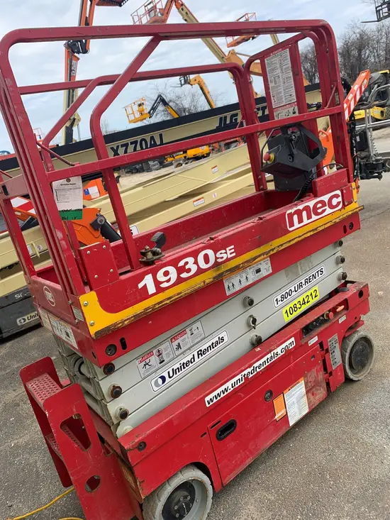 2018 MEC 1930SE Scissor Lift