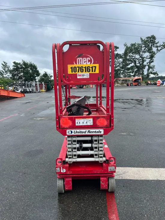 2018 MEC 1330SE Scissor Lift