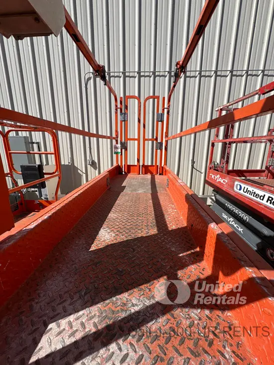 2018 Snorkel S3226E Scissor Lift