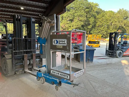 2018 Genie AWP-30SDC Pusharound Lift