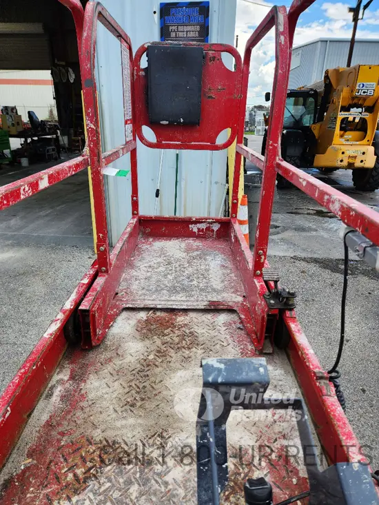 2018 MEC MICRO 19 Scissor Lift