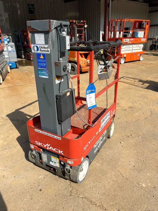 2017 Skyjack SJ12 Self-Propelled One-Person Lift