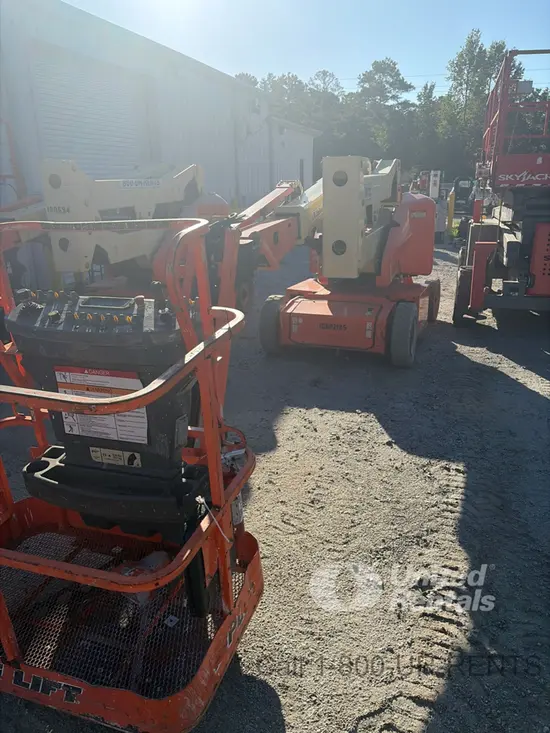 2016 JLG E400AJPN Articulating Boom Lift