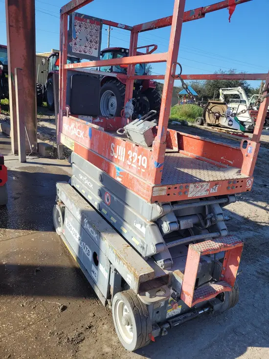 2016 Skyjack SJIII3219 Scissor Lift
