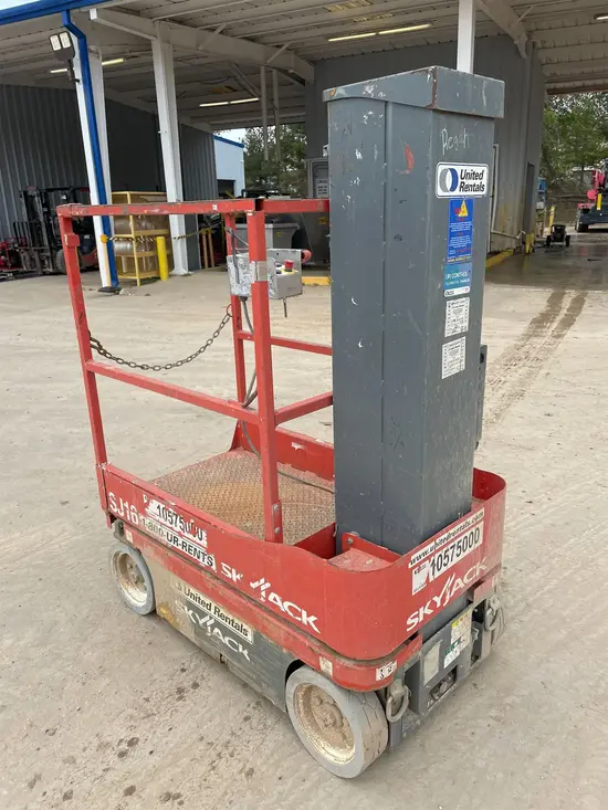 2017 Skyjack SJ16 Self-Propelled One-Person Lift