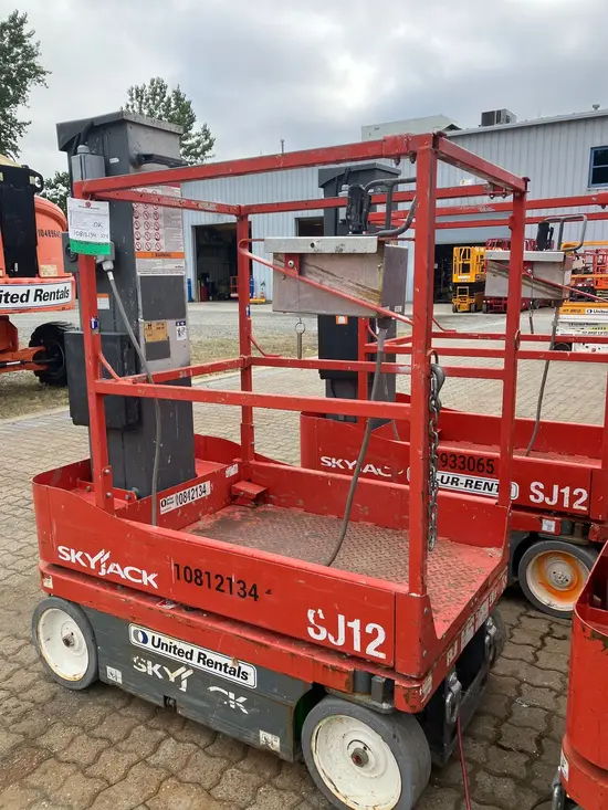 2018 Skyjack SJ12 Self-Propelled One-Person Lift