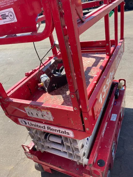 2018 MEC 1330SE Scissor Lift