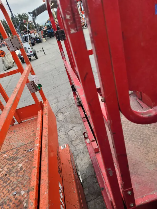 2018 MEC 1330SE Scissor Lift