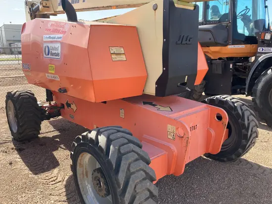 2013 JLG 800AJ Articulating Boom Lift