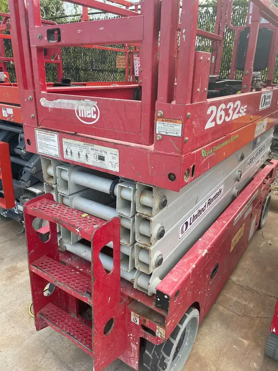 2019 MEC 2632SE Scissor Lift