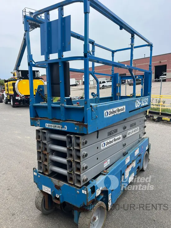 2017 Genie GS-3232 Scissor Lift