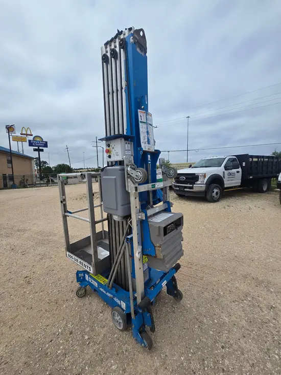 2018 Genie AWP-40SDC Pusharound Lift