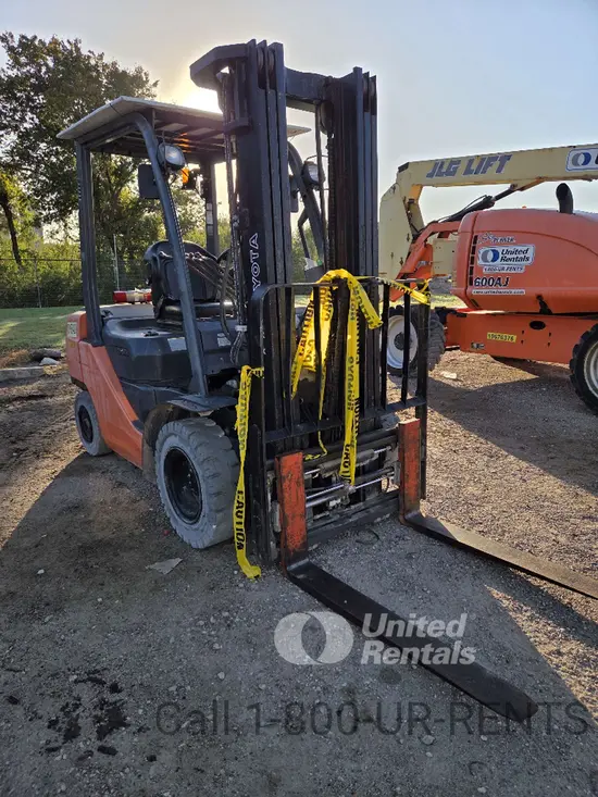2019 Toyota 8FDU25 Warehouse Forklift