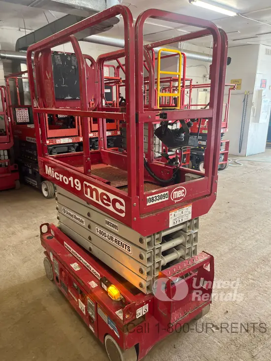 2018 MEC MICRO 19 Scissor Lift