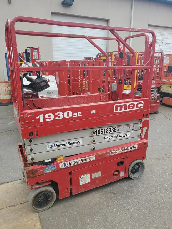 2017 MEC 1930SE Scissor Lift