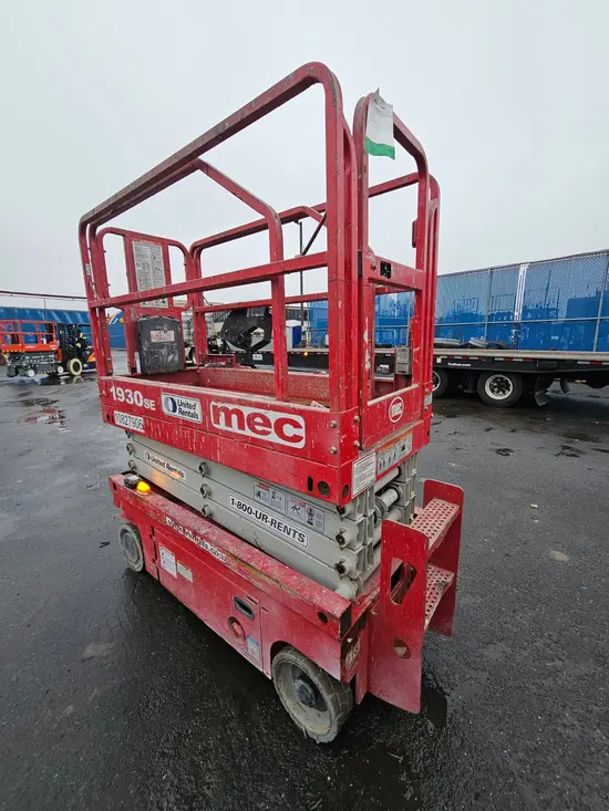 2018 MEC 1930SE Scissor Lift