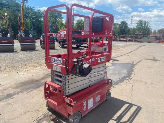 2018 MEC MICRO 19 Scissor Lift
