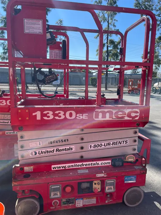 2018 MEC 1330SE Scissor Lift