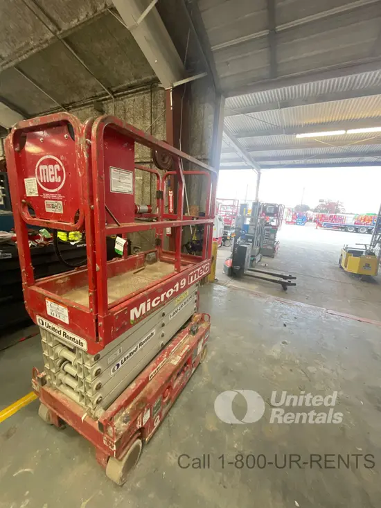 2019 MEC MICRO 19 Scissor Lift