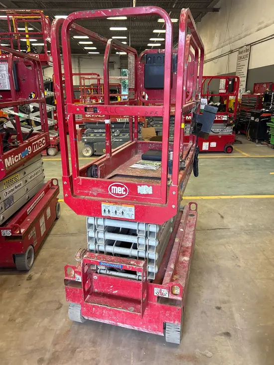 2019 MEC MICRO 19 Scissor Lift