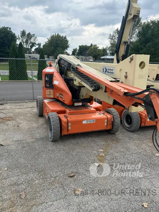 2013 JLG E450AJ Articulating Boom Lift