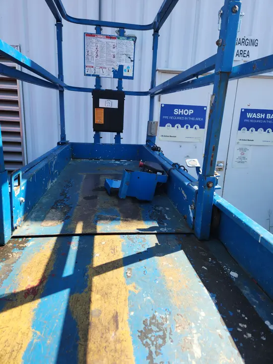 2017 Genie GS-3232 Scissor Lift