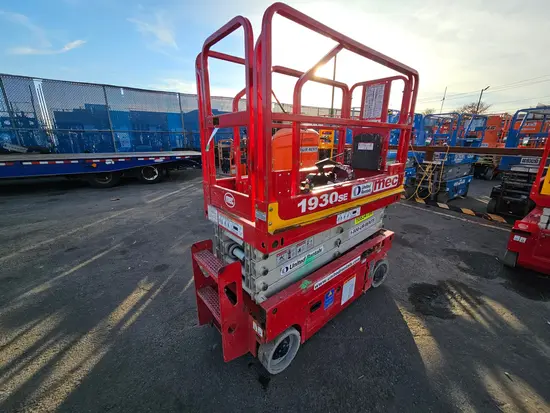 2018 MEC 1930SE Scissor Lift