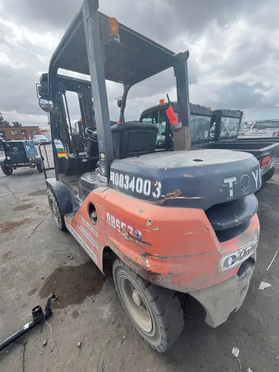 2018 Toyota 8FD35U Warehouse Forklift