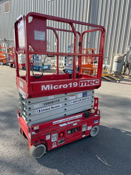 2019 MEC MICRO 19 Scissor Lift