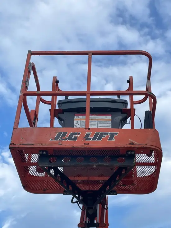 2018 JLG E300AJP Articulating Boom Lift