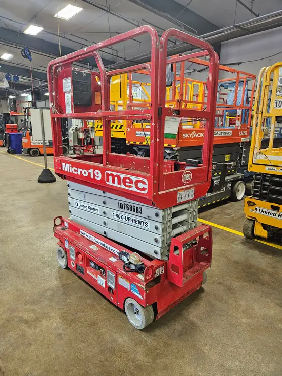 2018 MEC MICRO 19 Scissor Lift