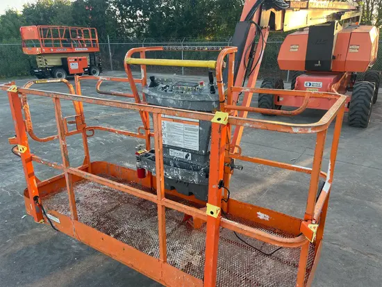 2017 JLG 800AJ Articulating Boom Lift