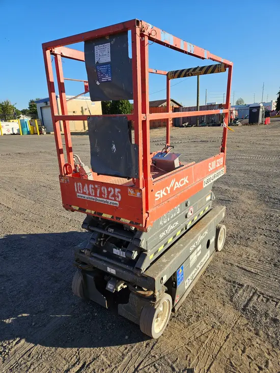 2016 Skyjack SJIII3219 Scissor Lift