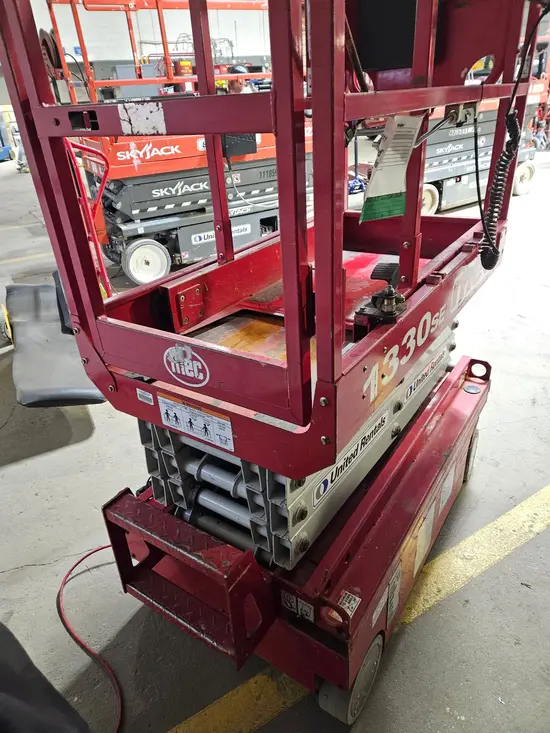 2018 MEC 1330SE Scissor Lift