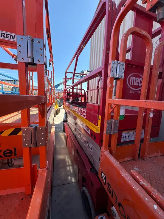 2019 MEC 2632SE Scissor Lift