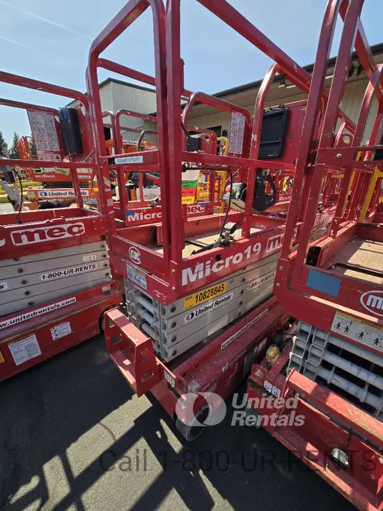 2018 MEC MICRO 19 Scissor Lift