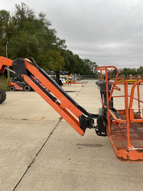 2017 JLG 800AJ Articulating Boom Lift
