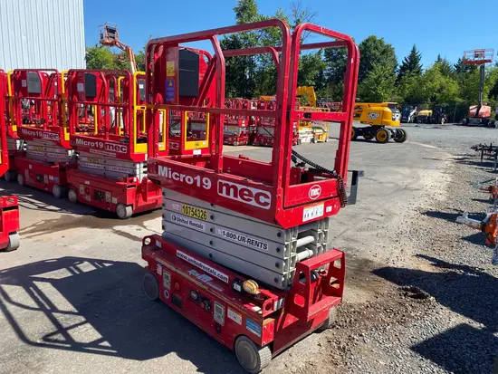 2018 MEC MICRO 19 Scissor Lift