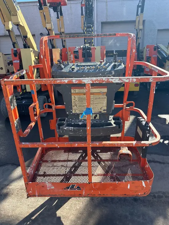 2015 JLG E300AJP Articulating Boom Lift