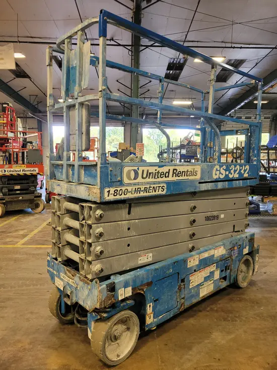 2017 Genie GS-3232 Scissor Lift