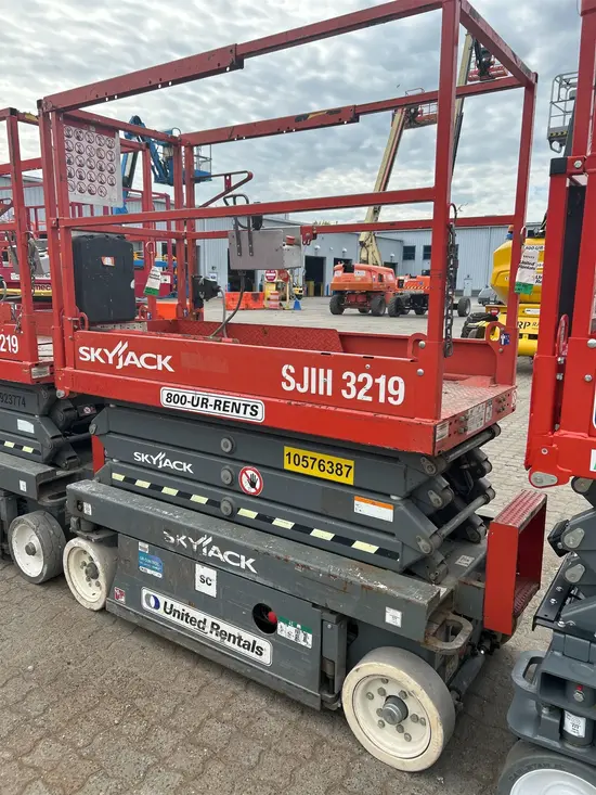 2017 Skyjack SJ3219SC Scissor Lift