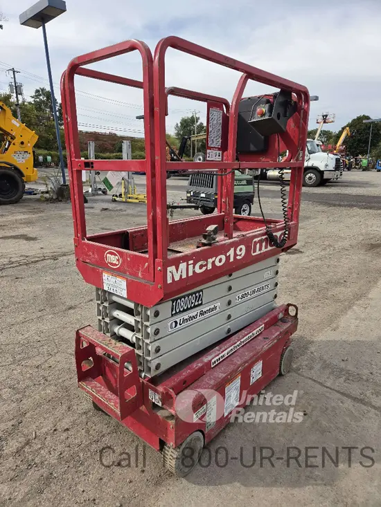 2018 MEC MICRO 19 Scissor Lift