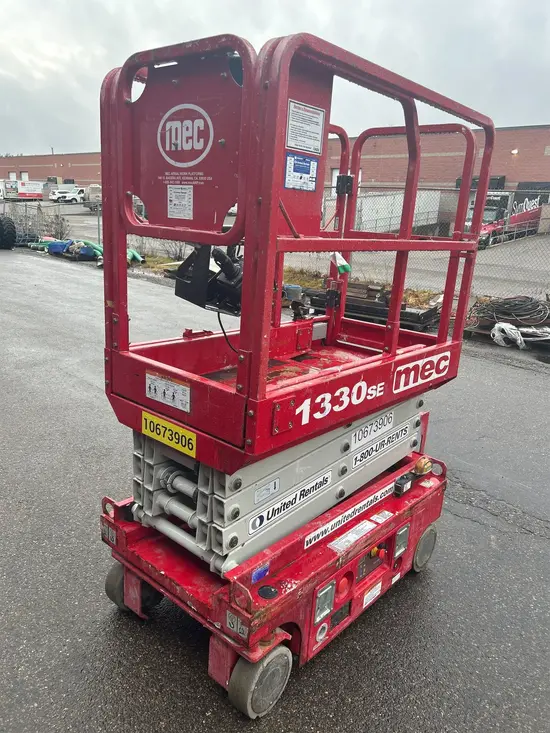 2017 MEC 1330SE Scissor Lift