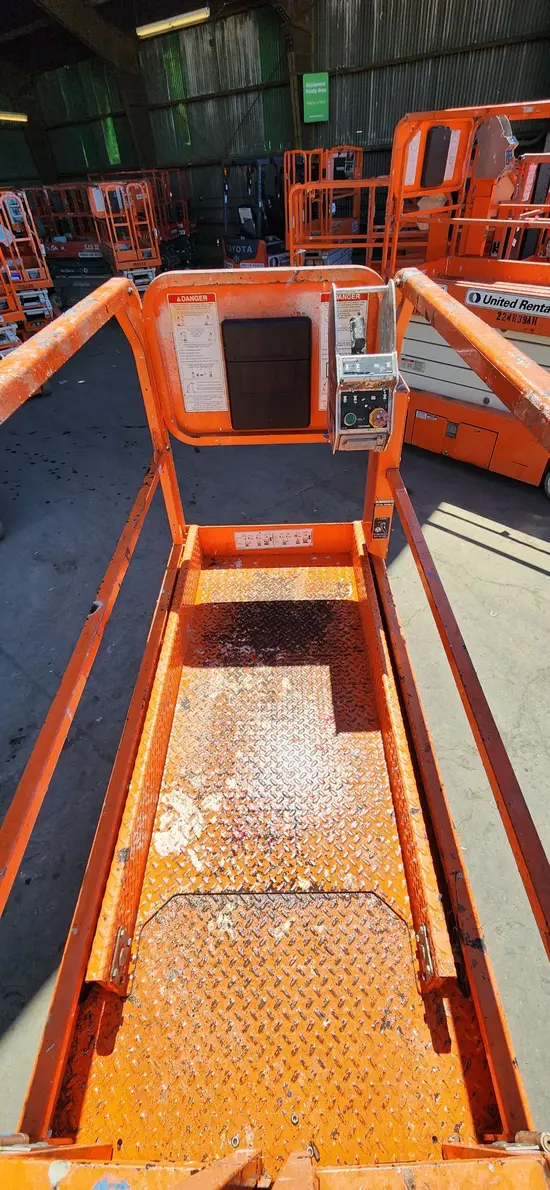 2018 Snorkel S3219E Scissor Lift