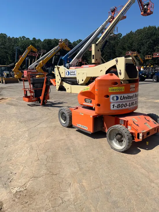 2017 JLG E400AJPN Articulating Boom Lift