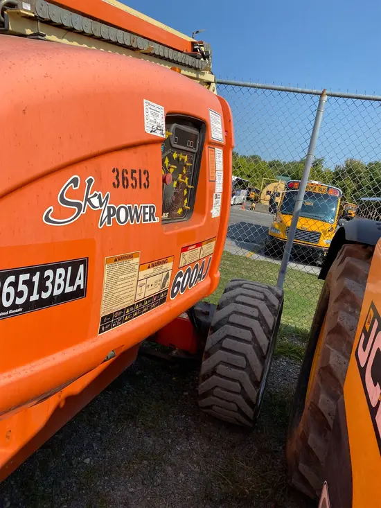 2016 JLG 600AJ Articulating Boom Lift
