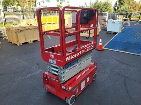 2019 MEC MICRO 19 Scissor Lift