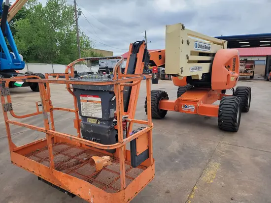 2013 JLG 450AJ Articulating Boom Lift
